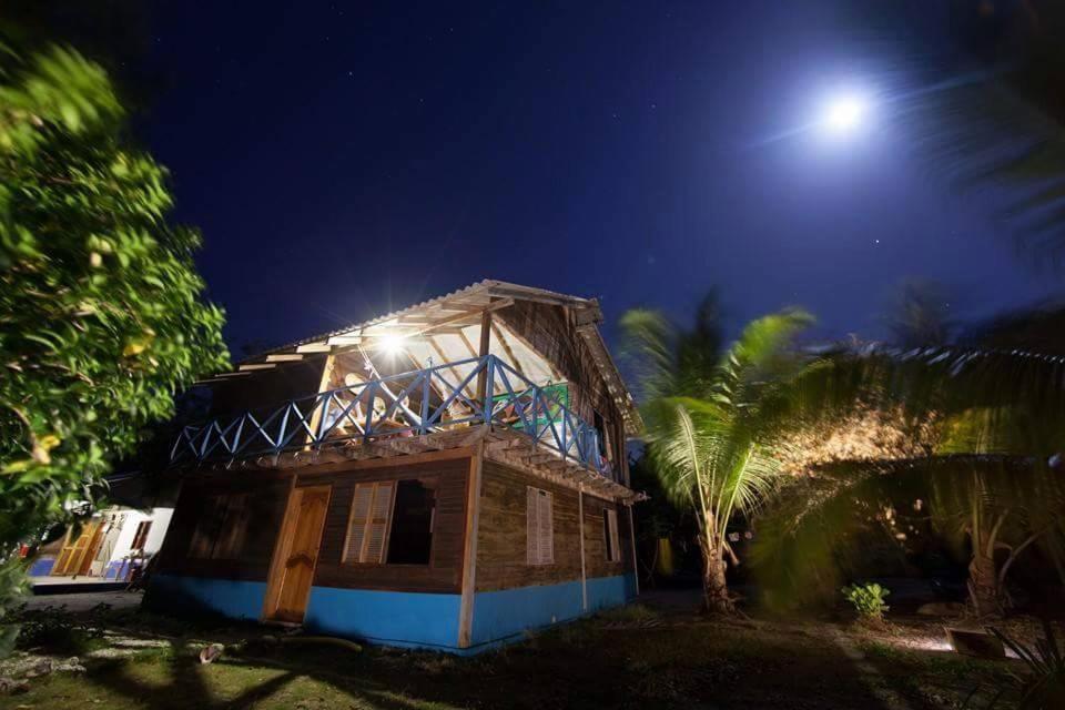 Isla Grande Eco-Hostal ภายนอก รูปภาพ